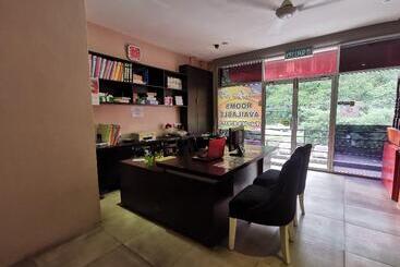 هتل Lodge 37
