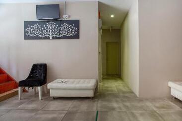 هتل Lodge 37