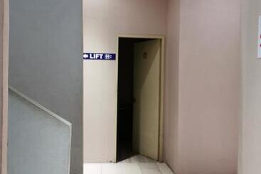 هتل Lodge 37