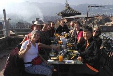 هتل Sunny Guest House And Cafe