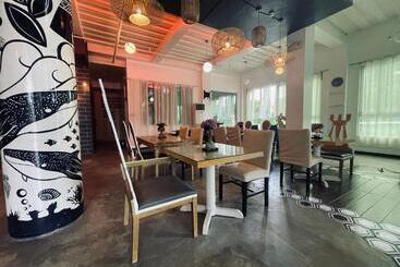هتل The Apple Peach House