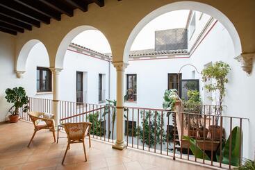 Apartamentos Los Patios De La Judería