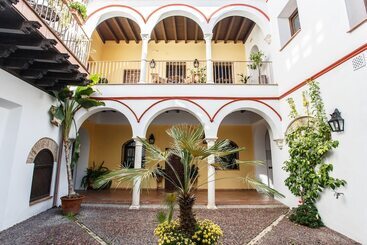 Apartamentos Los Patios De La Judería