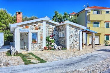 Apartments Cvita Holiday