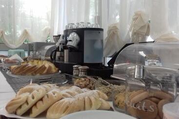 تختخواب و صبحانه Albergo Villa Lucia