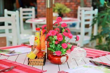 تختخواب و صبحانه Green Bud Hostel And Homestay