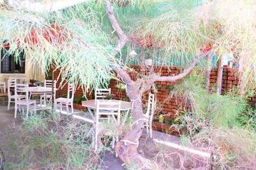 تختخواب و صبحانه Green Bud Hostel And Homestay
