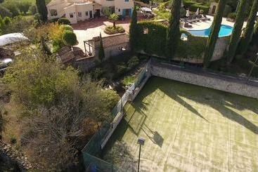 تختخواب و صبحانه Quinta Soria Moria