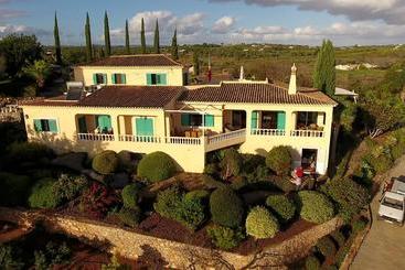 تختخواب و صبحانه Quinta Soria Moria