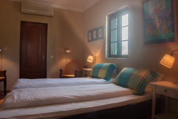 تختخواب و صبحانه Quinta Soria Moria