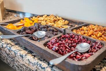 Dionysos Hotel & Suites