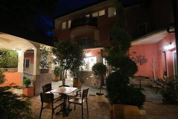 Boutique Hotel Asteria