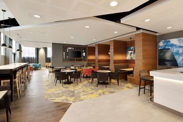 هتل Hampton By Hilton London Docklands