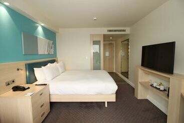 هتل Hampton By Hilton London Docklands