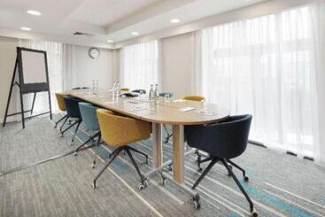 هتل Hampton By Hilton London Docklands