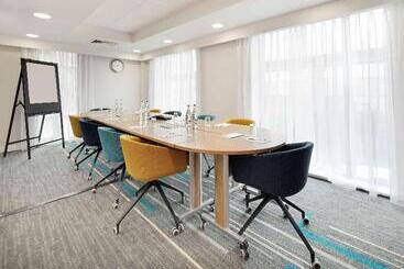 هتل Hampton By Hilton London Docklands