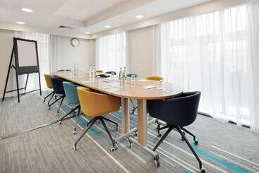 هتل Hampton By Hilton London Docklands