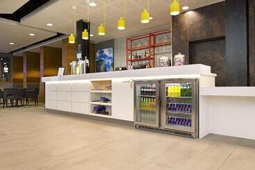 هتل Hampton By Hilton London Docklands