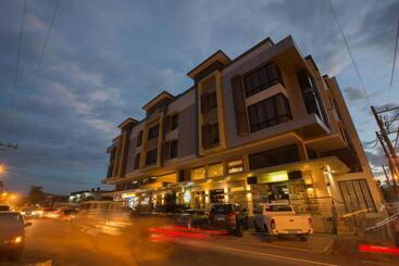هتل Infinity Suites
