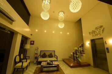 هتل Infinity Suites