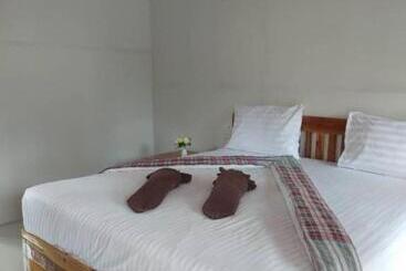 هتل Lanta Cottage   Sha Plus