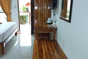 هتل Lanta Cottage   Sha Plus