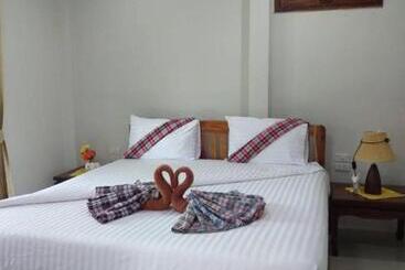هتل Lanta Cottage   Sha Plus
