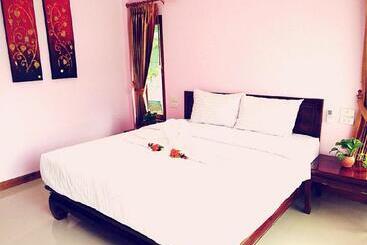 هتل Lanta Cottage   Sha Plus
