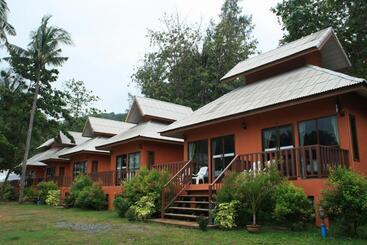 هتل Lanta Cottage   Sha Plus