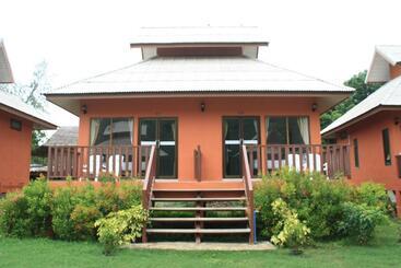 هتل Lanta Cottage   Sha Plus
