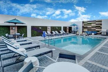 هتل Towneplace Suites By Marriott Miami Airport