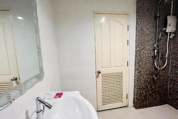 Inn Kham Apartment