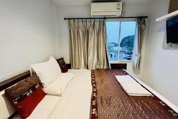 Inn Kham Apartment