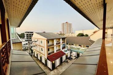 Inn Kham Apartment