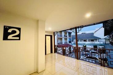 Inn Kham Apartment