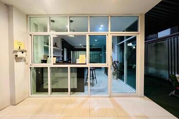 Inn Kham Apartment