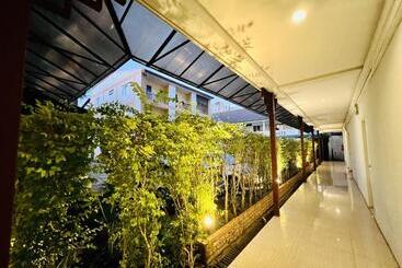 Inn Kham Apartment