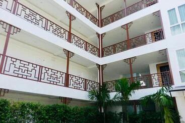 Inn Kham Apartment