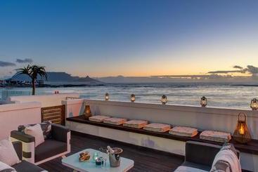 Santa Maria Beach House And Spa