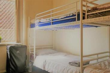 هاستل Myozexp Palmerston Lodge