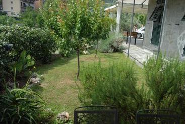تختخواب و صبحانه Bed&Breakfast Villa Luisa