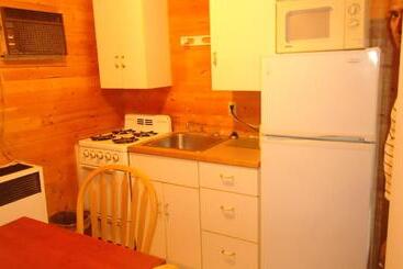 Dreamland Motel