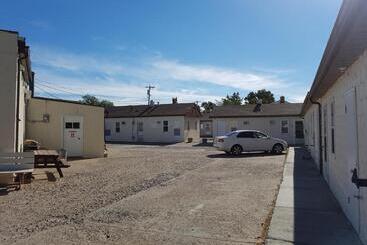 Hat Motel