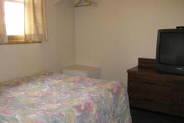 Hat Motel
