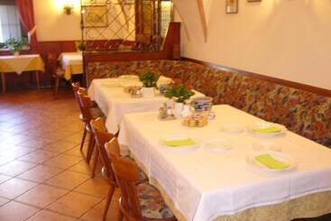 هتل Gasthof Wastl