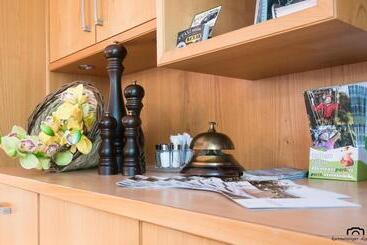 هتل Kreuzstein Bed&breakfast
