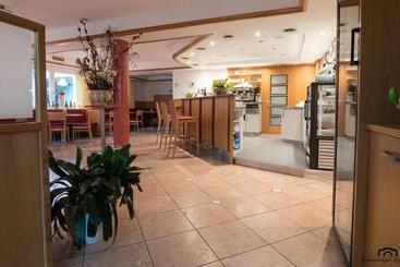 هتل Kreuzstein Bed&breakfast