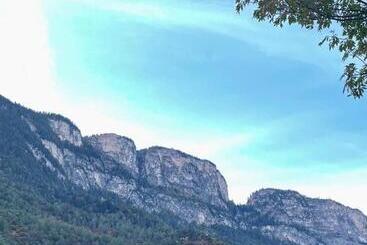 هتل Kreuzstein Bed&breakfast