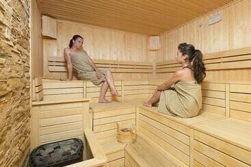 استراحتگاه Park Hotel And Spa Vella Hills