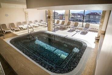 استراحتگاه Park Hotel And Spa Vella Hills